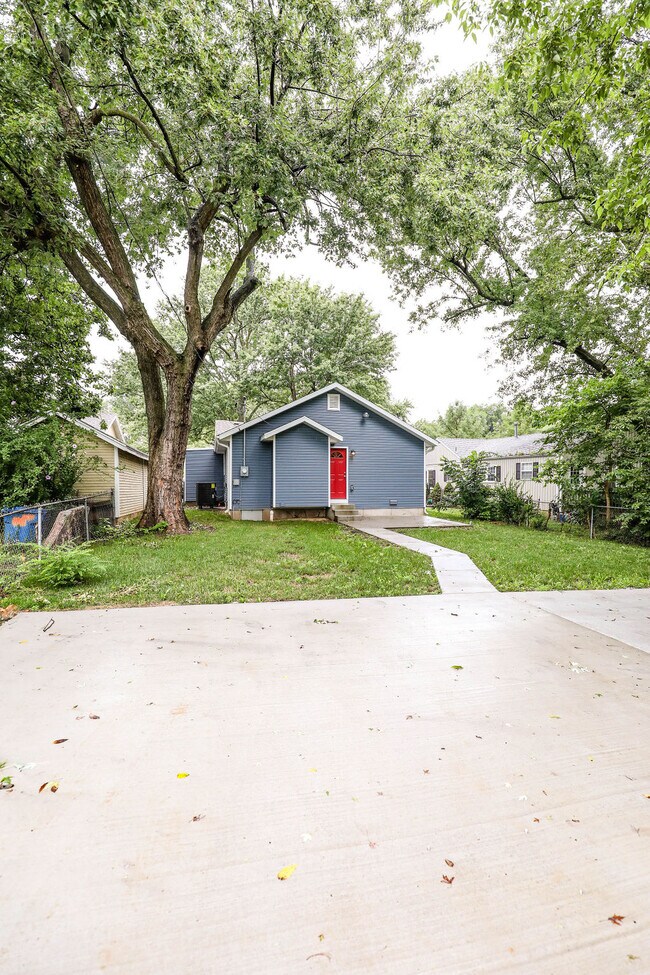 Building Photo - 1330 S Pennsylvania Ave
