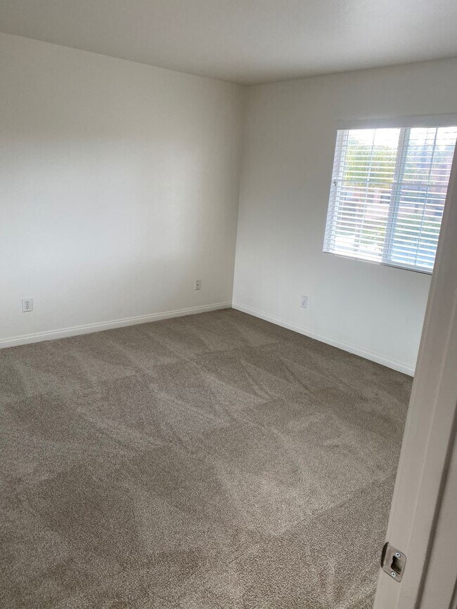 Building Photo - Carmel Valley “Shores” 5BR/3BA Executive H...