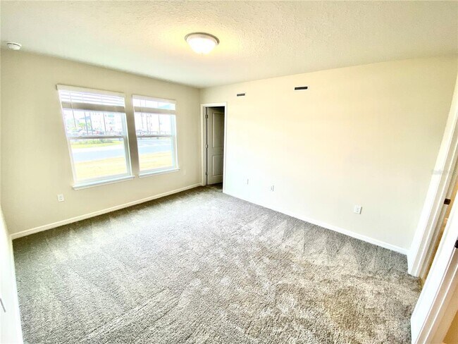 Building Photo - 2843 Stunning Ave