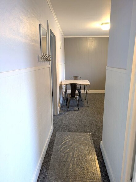 Building Photo - 5486 Broadway