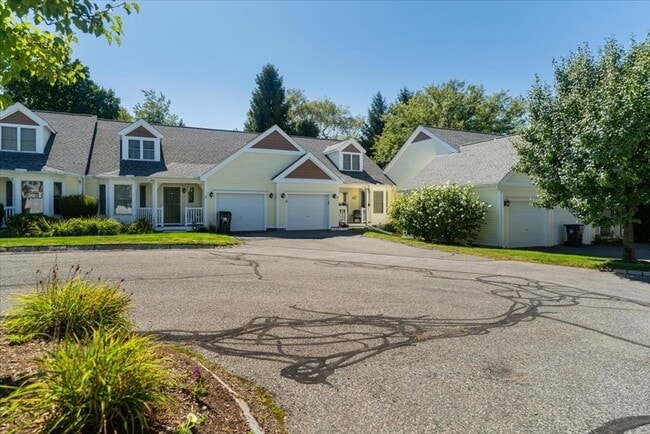 Building Photo - 68 Village Dr