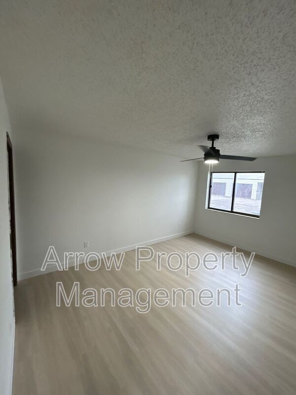 Building Photo - 203 E Arbor Ave