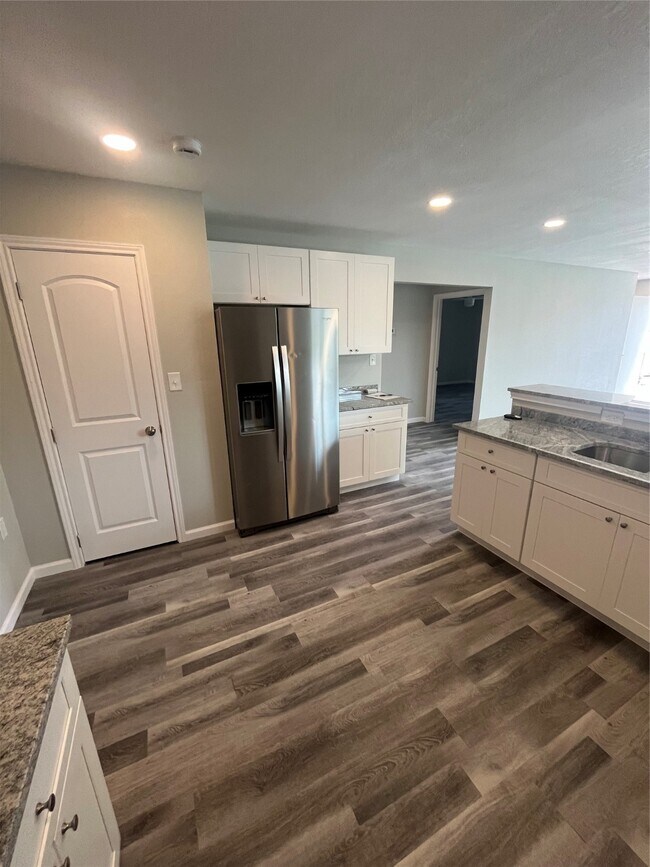 Building Photo - 316 E A St