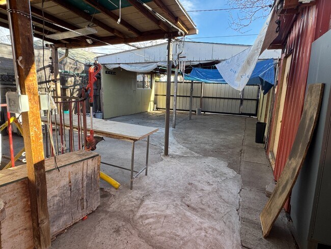 Building Photo - Classic Denver Home: 3 Beds, Updated Kitchen, Private Yard, Parking