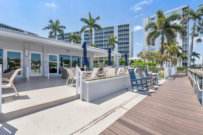 Building Photo - 3310 S Ocean Blvd