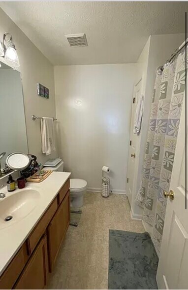 Building Photo - 125 Lighthouse Ln