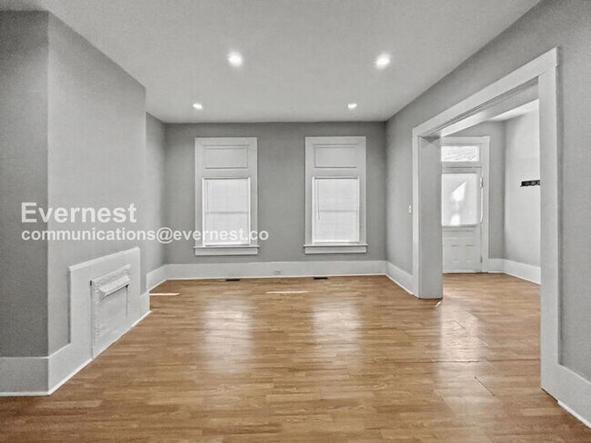 Building Photo - 1304 Oakwood Ave