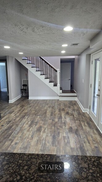 Building Photo - 3169 Earhart Rd