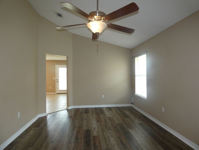 Building Photo - Charming Brick Home - Jaimee's Ridge