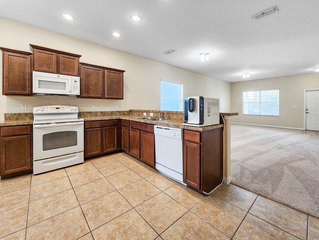 Building Photo - Gorgeous home in Independence!