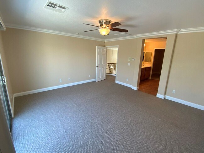 Building Photo - SUPER UPGRADED 3BD/2.5BA HOME W/ POOL/SPA!!