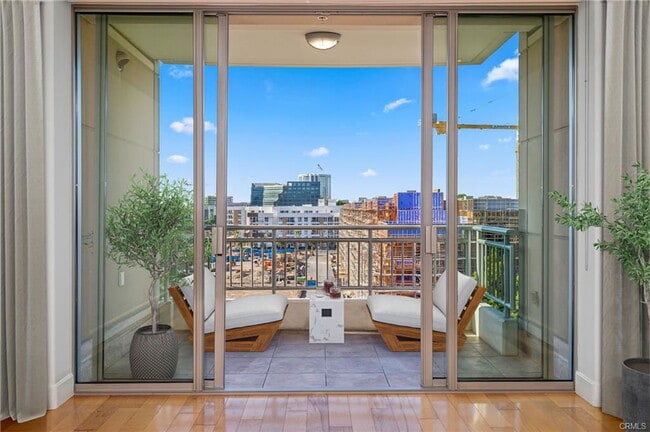 Building Photo - 3071 Scholarship