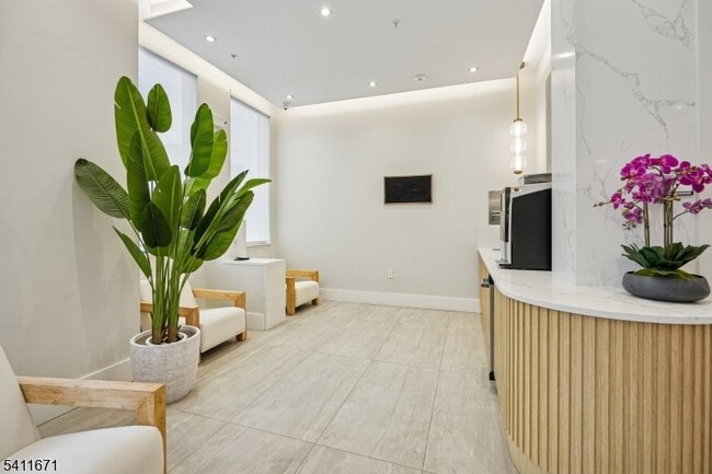 Building Photo - 1722 Springfield Ave