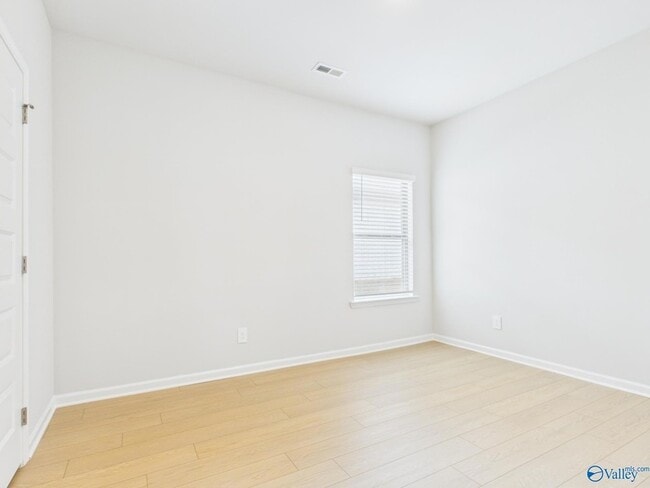 Building Photo - 18072 Longleaf Dr