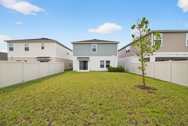 Building Photo - Brand New 4 Bed Now Available!