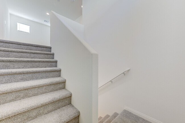 Building Photo - Newly Built 4 bedrooms in Cadence