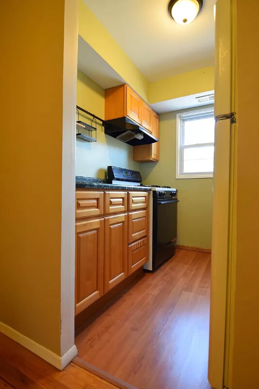 Building Photo - 167 Cromwell Ave