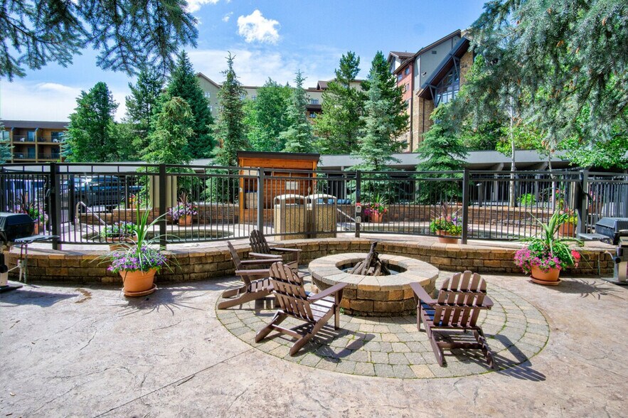 Building Photo - 2250 Apres Ski Way