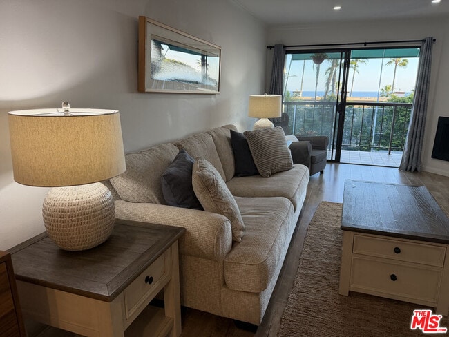 Building Photo - 26664 Seagull Way