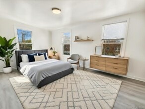 Building Photo - 611 St Lawrence Ave