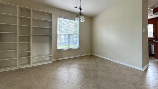Building Photo - 3 bed / 2.5 bath ~ Foxbank Plantation