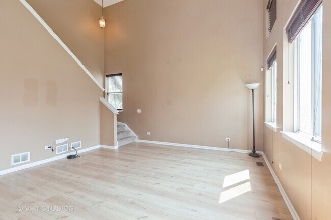 Building Photo - 14712 Independence Dr