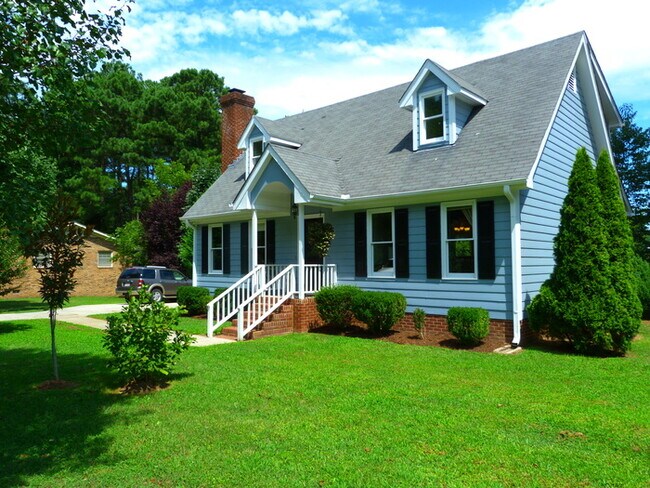 Building Photo - 211 Sandlewood Dr