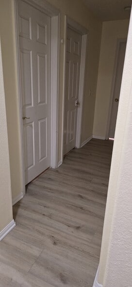 Building Photo - 395 Plaza Calimar