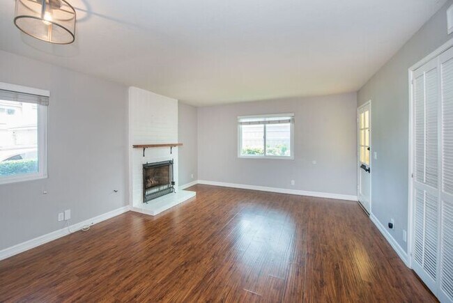 Building Photo - Walk to the Beach