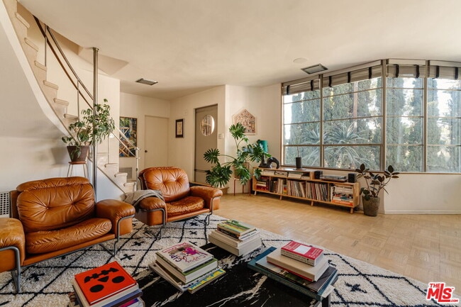 Building Photo - 1530 N Easterly Terrace