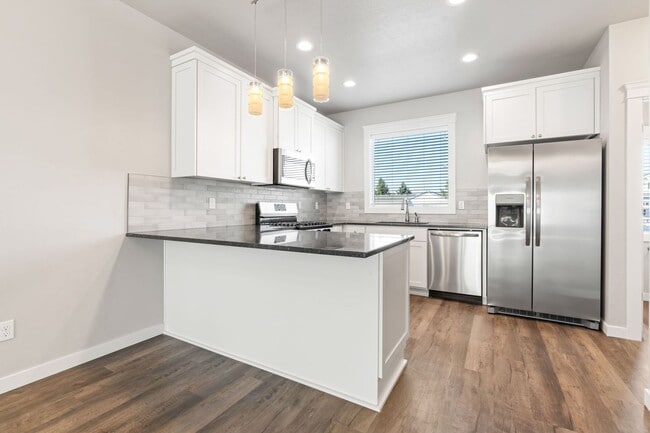 Building Photo - GORGEOUS Duplex in Payette w/3 Bedrooms & 2.5 Baths