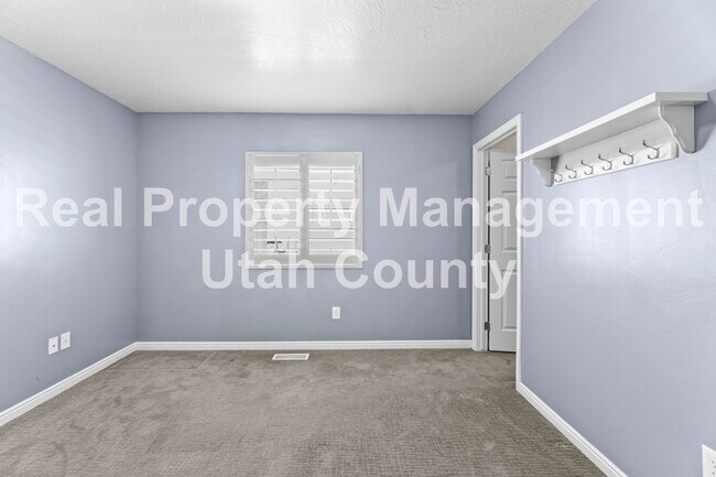 Building Photo - Pleasant Grove Townhome