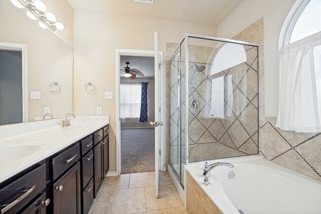 Building Photo - 9015 Dusty Run Ln