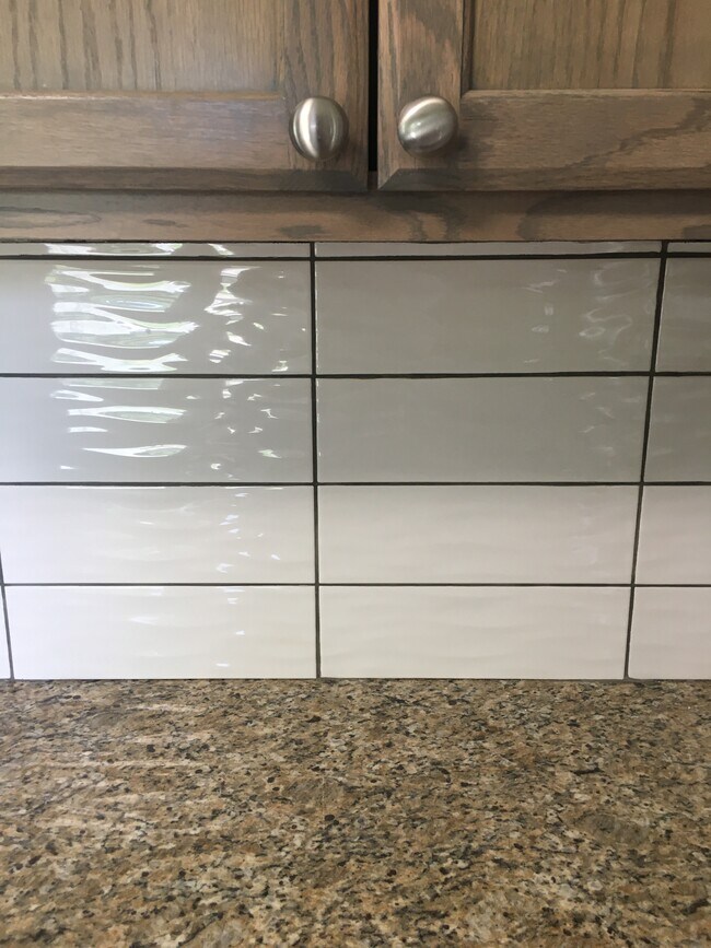 Building Photo - 1530 E 14th St