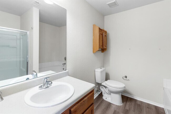 Building Photo - 101 Geronimo Cove