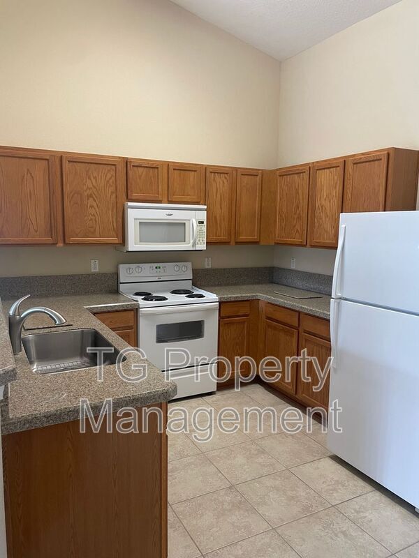 Building Photo - 575 Oakleaf Plantation Pkwy