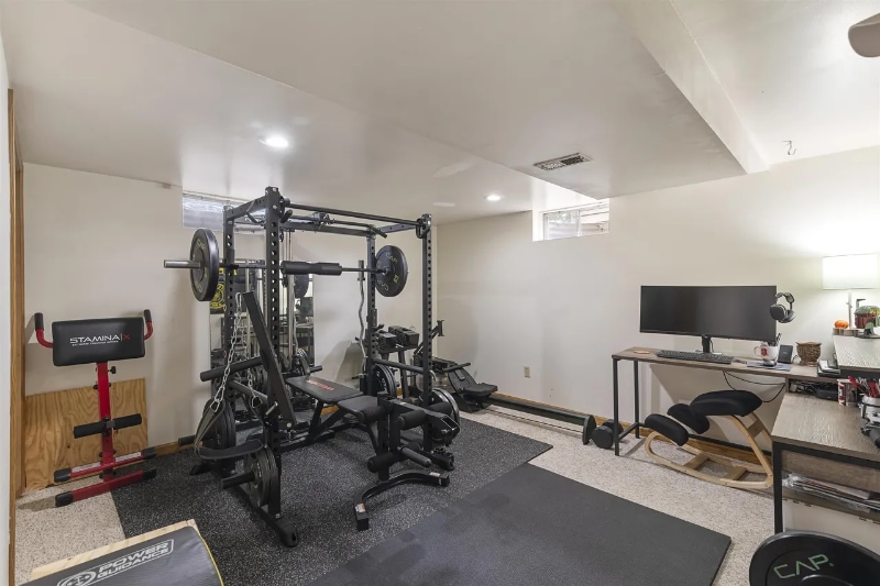 Building Photo - 810 Suffolk Dr