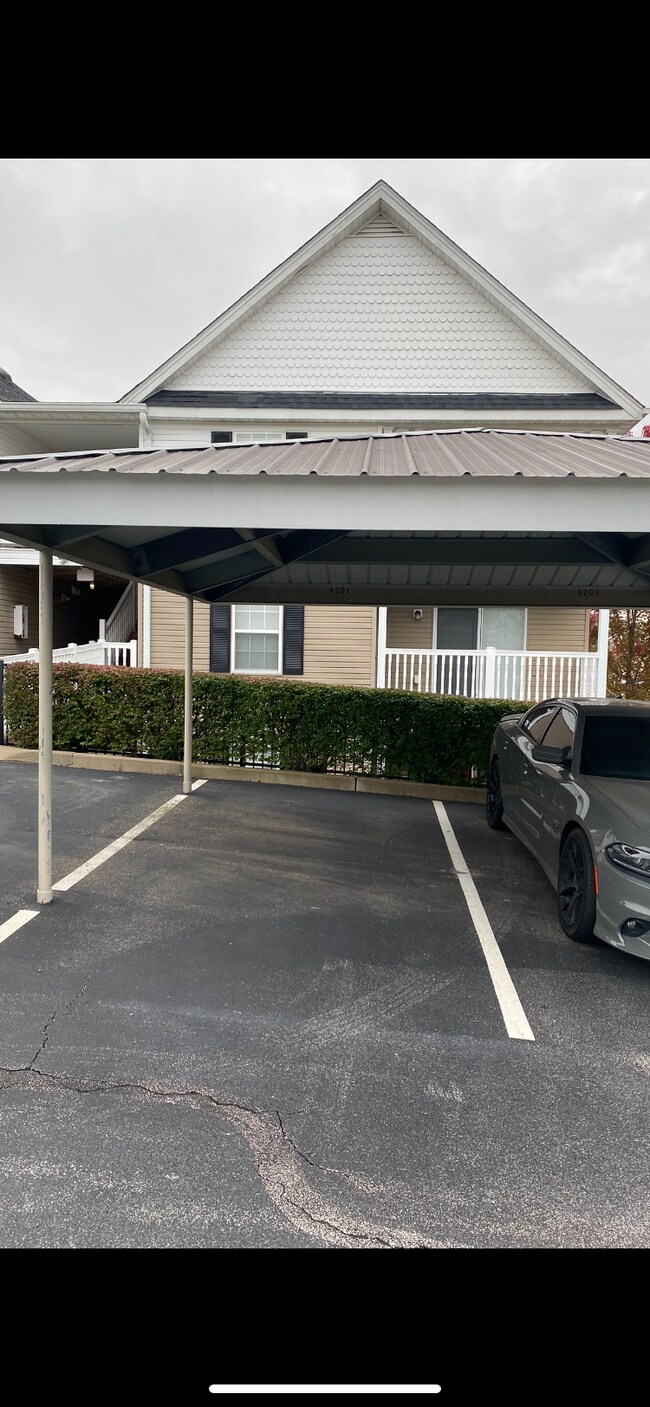 Building Photo - 6201 Spring River Dr