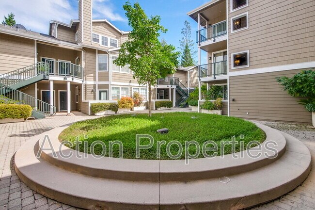 Building Photo - 2160 Santa Cruz Ave