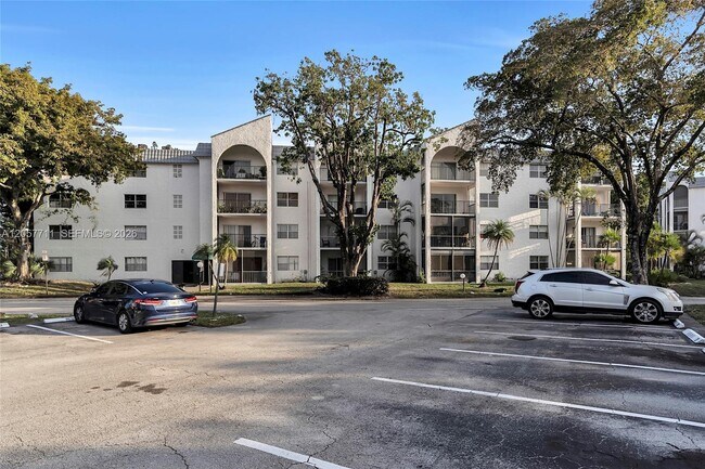 Building Photo - 3300 Spanish Moss Terrace