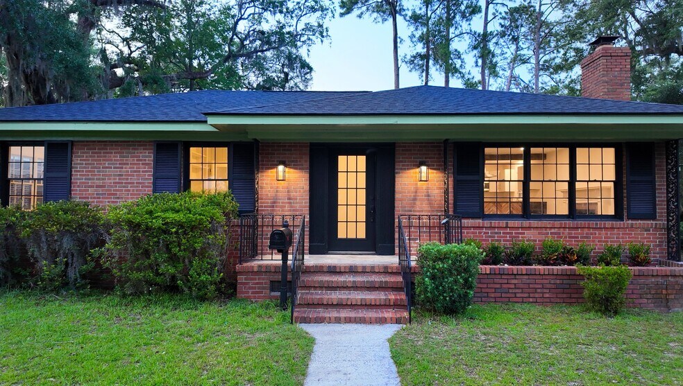 Building Photo - 1464 E 41st St