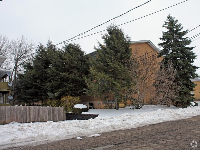 Building Photo - 1665 Dominion Dr