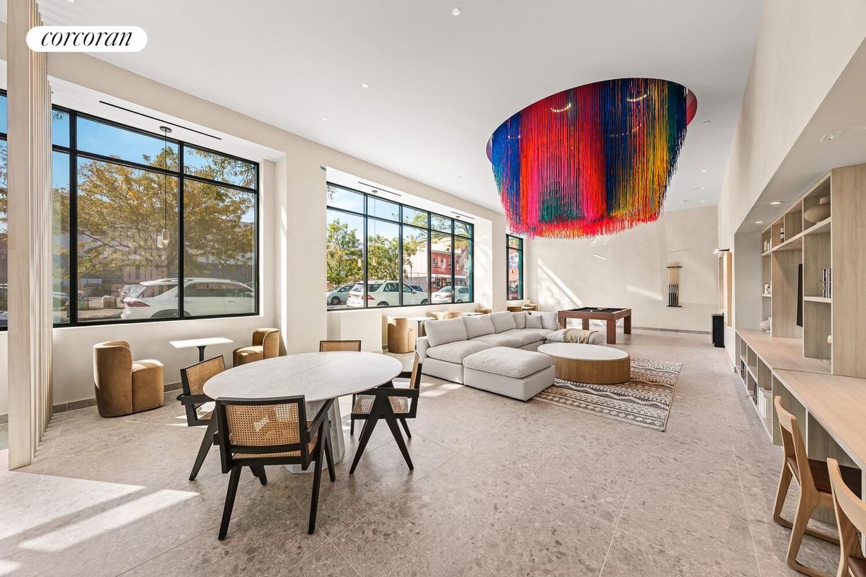 Building Photo - 126 Sandford St