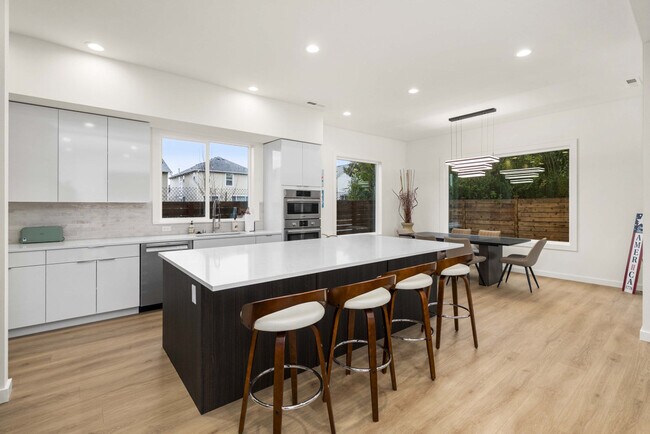 Building Photo - 11612 SE 196th St