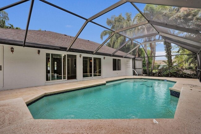 Building Photo - 1283 Barnstaple Cir