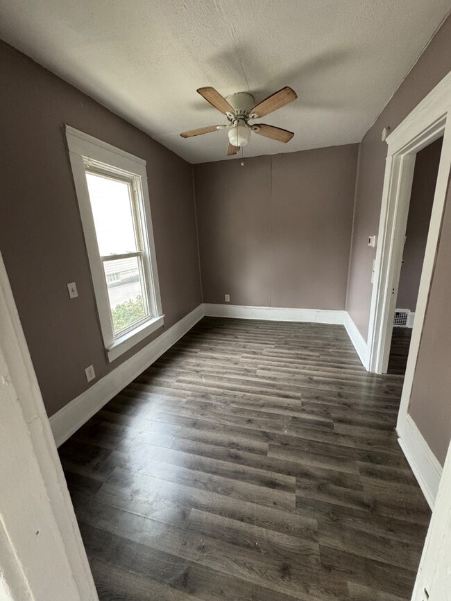 Building Photo - 442 E Thornton St