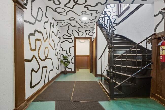 Building Photo - 159 W Washington St