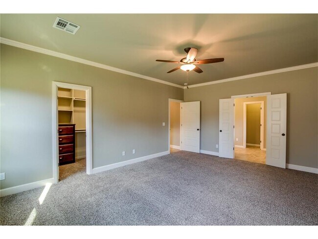 Building Photo - NEWER HOME  FOR LEASE IN EDMOND