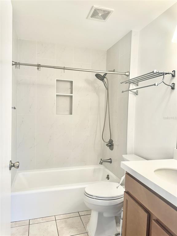 Building Photo - 9419 Chandon Dr