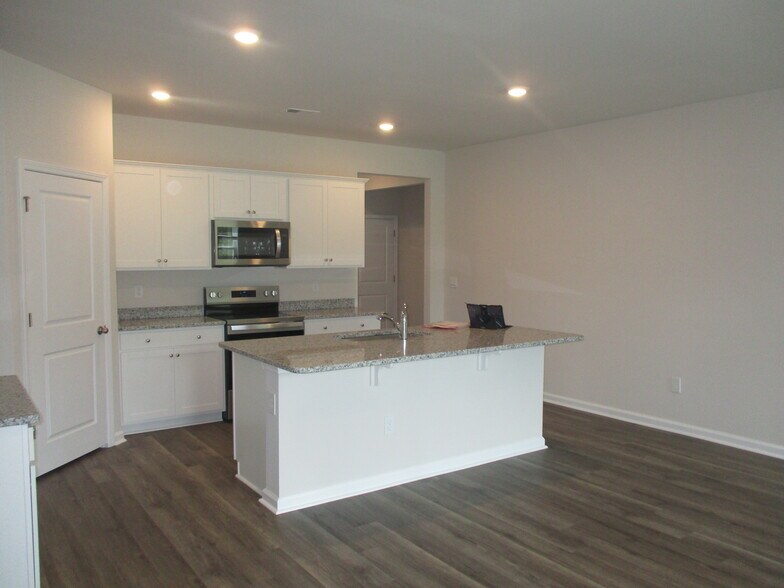 Building Photo - 1443 Porchfield Dr